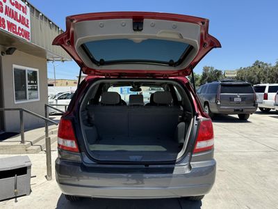 2004 Kia Sorento — detail view