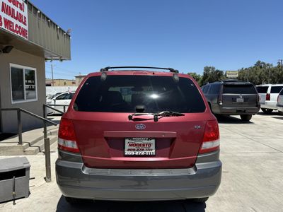 2004 Kia Sorento — interior view