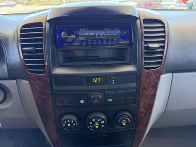2004 Kia Sorento — photo 22 view