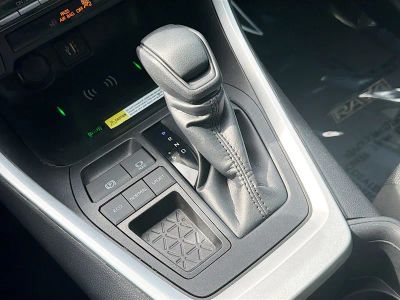 2024 Toyota RAV4 — photo 26 view