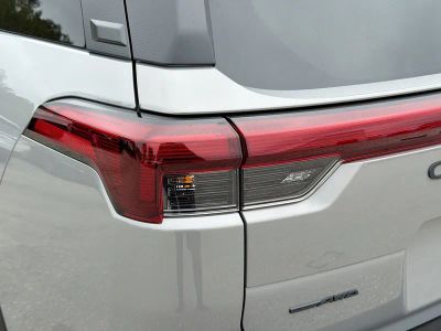 2026 Subaru Outback — photo 10 view