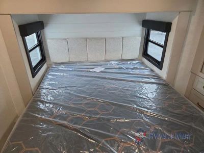 2027 Heartland Sundance — photo 24 view