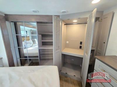 2026 Paradigm 340RL — photo 36 view