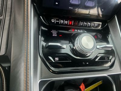2024 Jeep Grand Wagoneer — photo 12 view