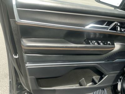 2024 Jeep Grand Wagoneer — photo 15 view