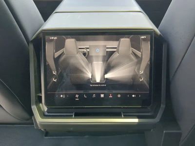 2024 Tesla Cybertruck — photo 15 view