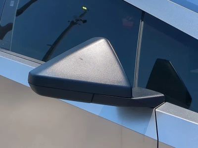 2024 Tesla Cybertruck — photo 11 view