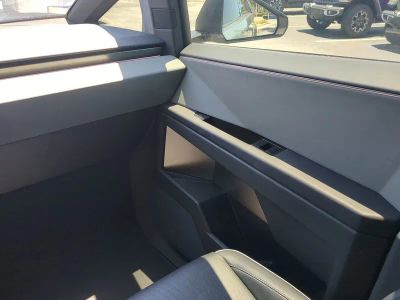 2024 Tesla Cybertruck — photo 18 view