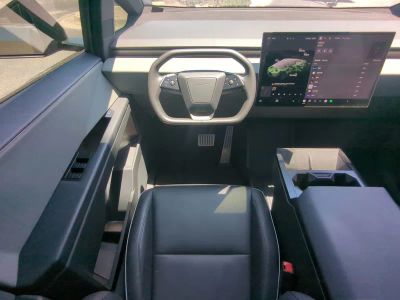 2024 Tesla Cybertruck — photo 17 view