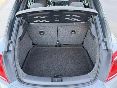 2012 Volkswagen Beetle — photo 13 view