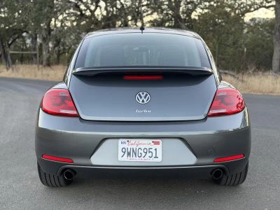 2012 Volkswagen Beetle — photo 7 view