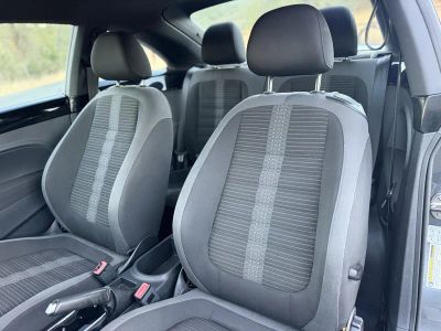 2012 Volkswagen Beetle — photo 16 view
