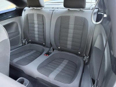 2012 Volkswagen Beetle — photo 14 view