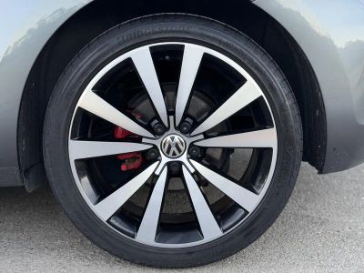 2012 Volkswagen Beetle — photo 10 view