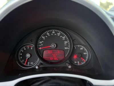 2012 Volkswagen Beetle — photo 23 view