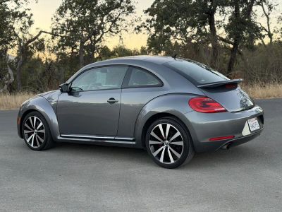 2012 Volkswagen Beetle — photo 8 view