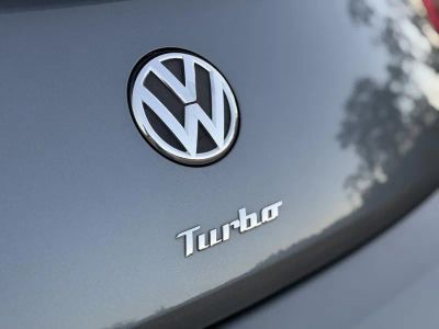 2012 Volkswagen Beetle — photo 11 view