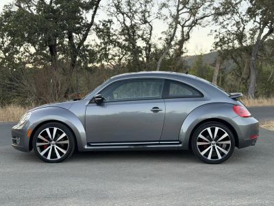 2012 Volkswagen Beetle — photo 9 view
