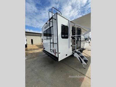 2026 Winnebago Thrive - Photo 4