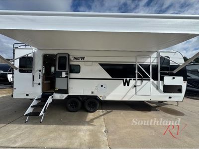 2026 Winnebago Thrive - Photo 6