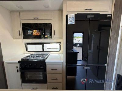 2027 Forest River RV Cherokee Arctic Wolf — photo 15 view