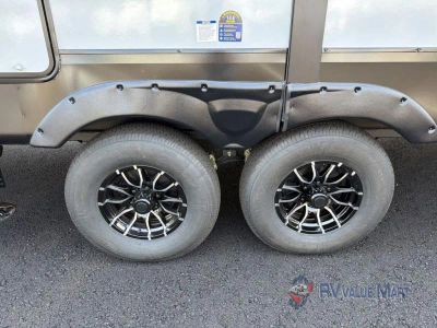 2027 Forest River RV Cherokee Arctic Wolf — photo 11 view