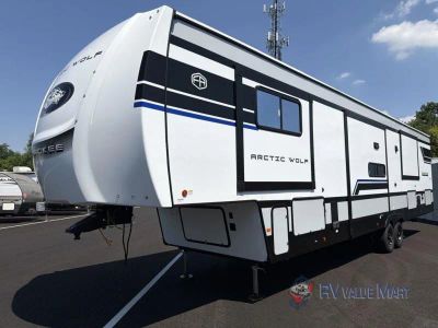 2027 Forest River RV Cherokee Arctic Wolf — detail view