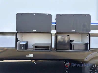 2027 Forest River RV Cherokee Arctic Wolf — photo 14 view