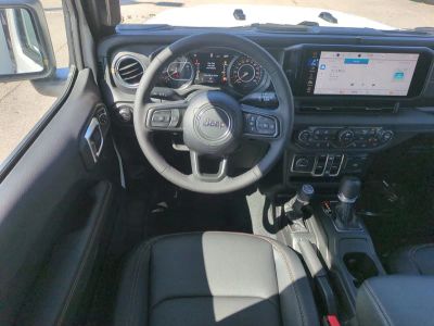 2026 Jeep Gladiator — photo 17 view