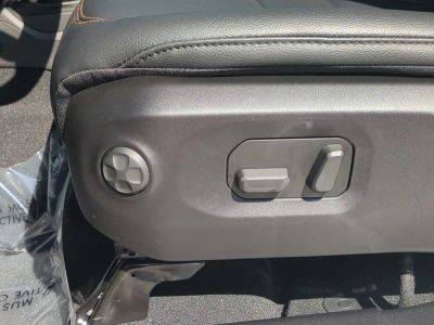 2026 Jeep Gladiator — photo 21 view