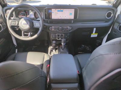 2026 Jeep Gladiator — photo 16 view