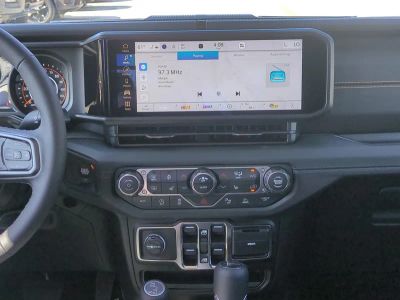 2026 Jeep Gladiator — photo 19 view