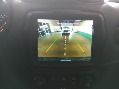 2023 Jeep Renegade - Photo 16