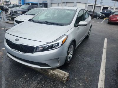 2017 Kia Forte - Photo 1