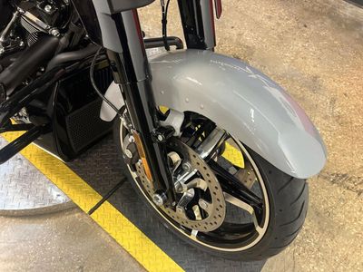 2025 Harley-Davidson FLHX - Street Glide — photo 11 view