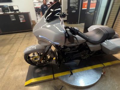 2025 Harley-Davidson FLHX - Street Glide — photo 7 view