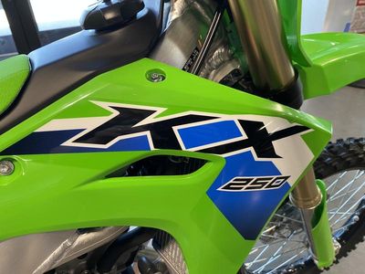 2026 Kawasaki KX250 - Photo 16