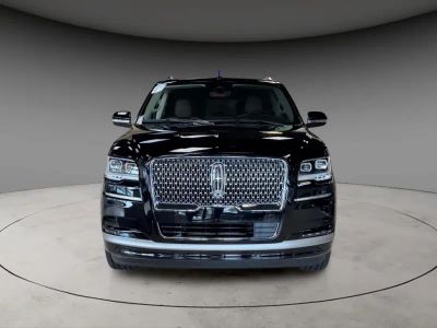 2024 Lincoln Navigator — side profile view