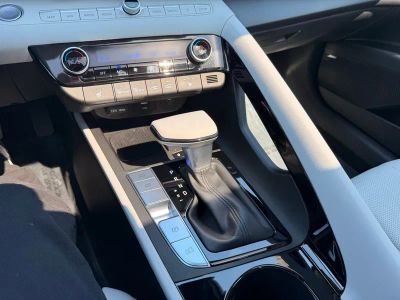 2025 Hyundai Elantra - Photo 23