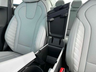 2025 Hyundai Elantra - Photo 54