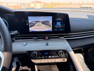 2025 Hyundai Elantra - Photo 21