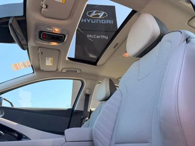2025 Hyundai Elantra - Photo 12