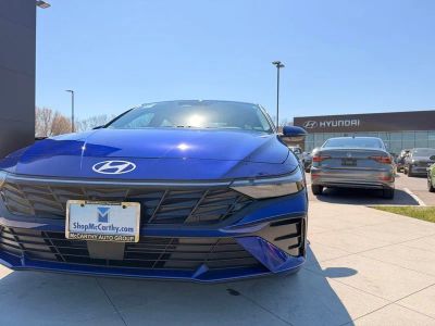 2025 Hyundai Elantra - Photo 9