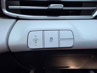 2025 Hyundai Elantra - Photo 25