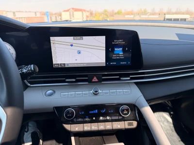 2025 Hyundai Elantra - Photo 20