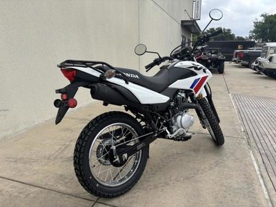 2025 Honda XR150L - Photo 5