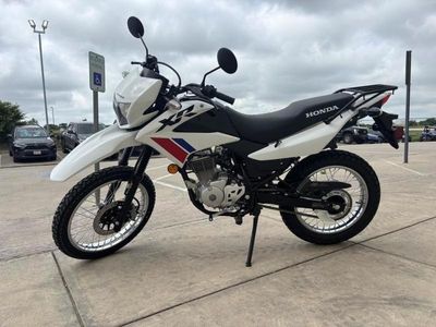 2025 Honda XR150L - Photo 6