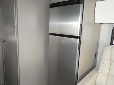 2026 Winnebago Navion - Photo 15