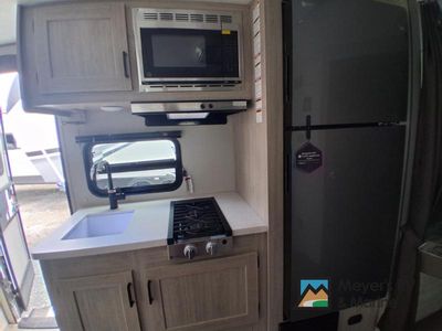 2026 Coachmen RV Catalina Summit Series 7 - Photo 8