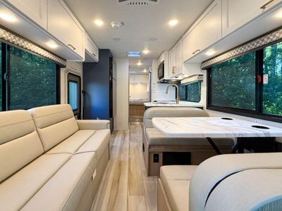 2026 Thor Motor Coach Quantum - Photo 11